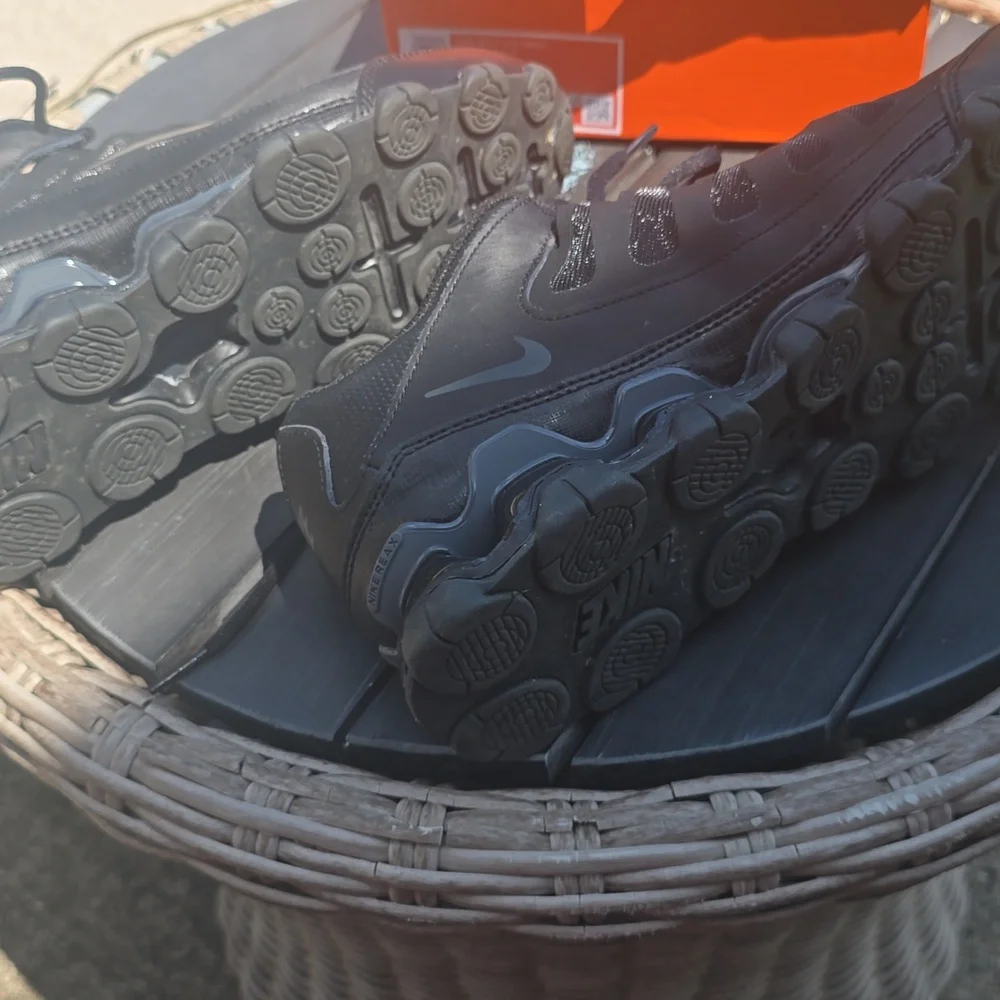 Nike Reax Black Running Sneakers - Picture 6 of 7